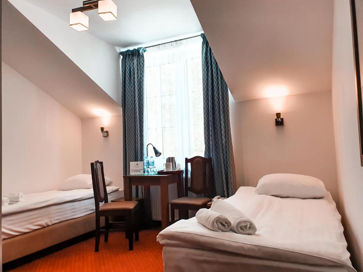Hotel "Xavier" Lubycza Krolewska Extérieur photo