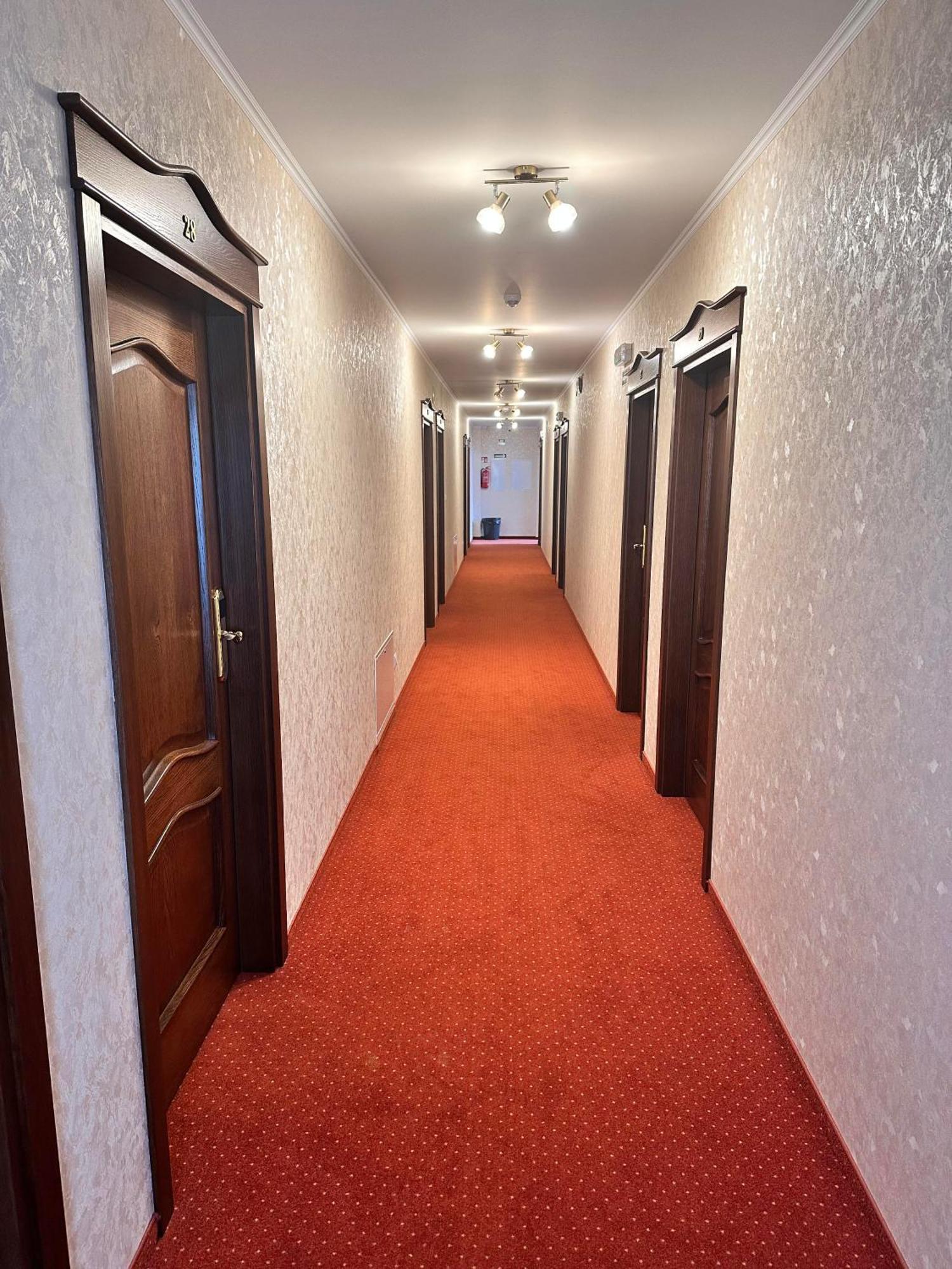 Hotel "Xavier" Lubycza Krolewska Extérieur photo