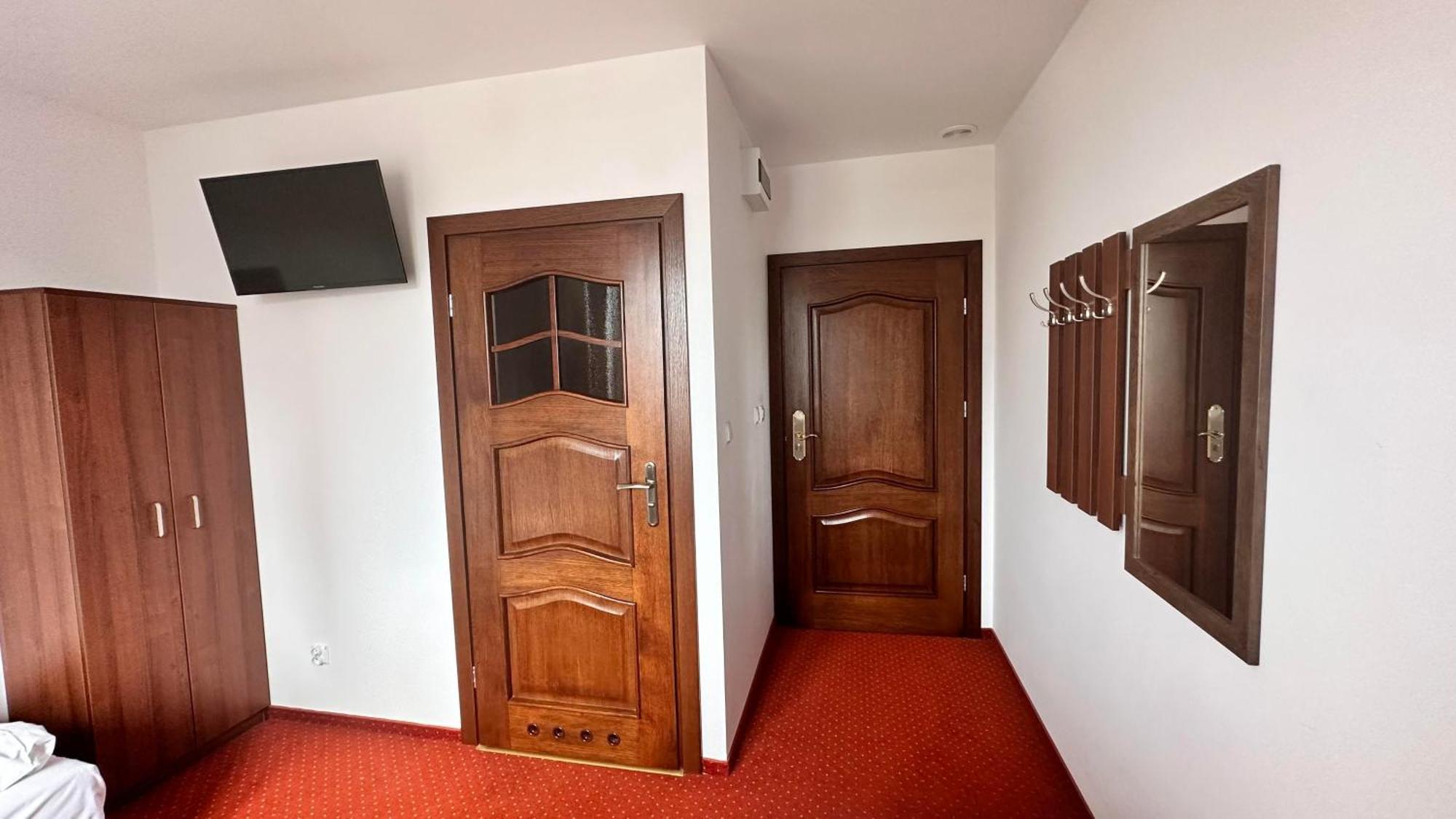 Hotel "Xavier" Lubycza Krolewska Extérieur photo